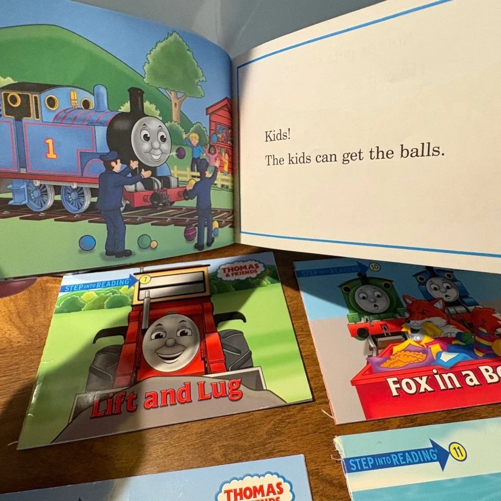 Thomas & Friends On Track with Phonics Step into Reading 11 Book Set Boxed